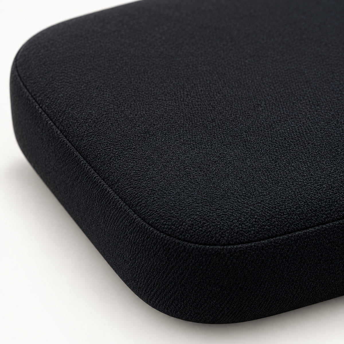 ergonomiskkorestolspude40x40x4cmsorttaetpa.webp y0izuz-kx