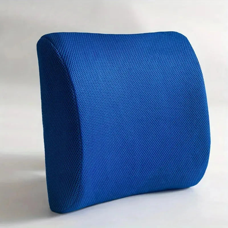 Blå memory foam lændestøttepude med mesh-stof og ergonomisk buet form til komfort